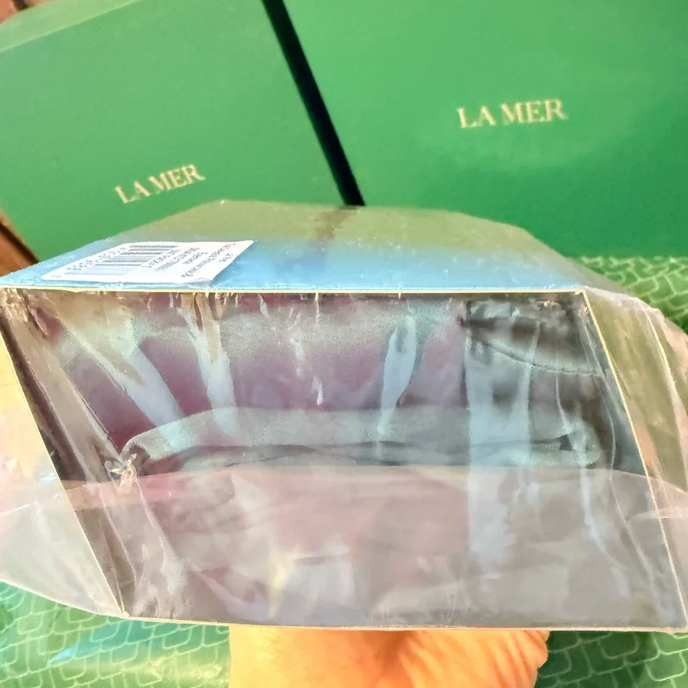 NWT La Mer The Celestial Pillowcase & Sleep Mask - 20mm x 30mm